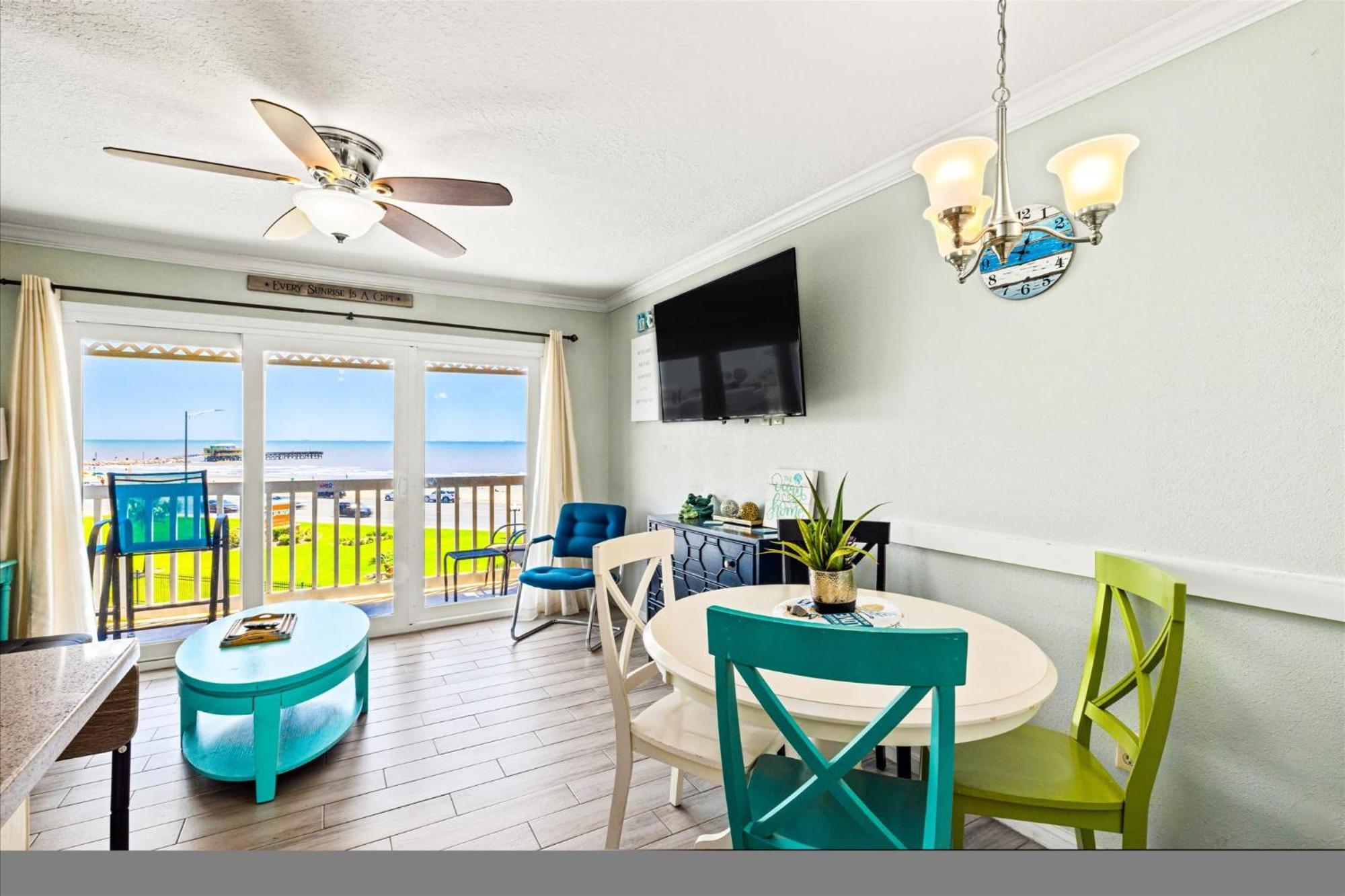 Charming Waterfront Condo Galveston Exterior photo
