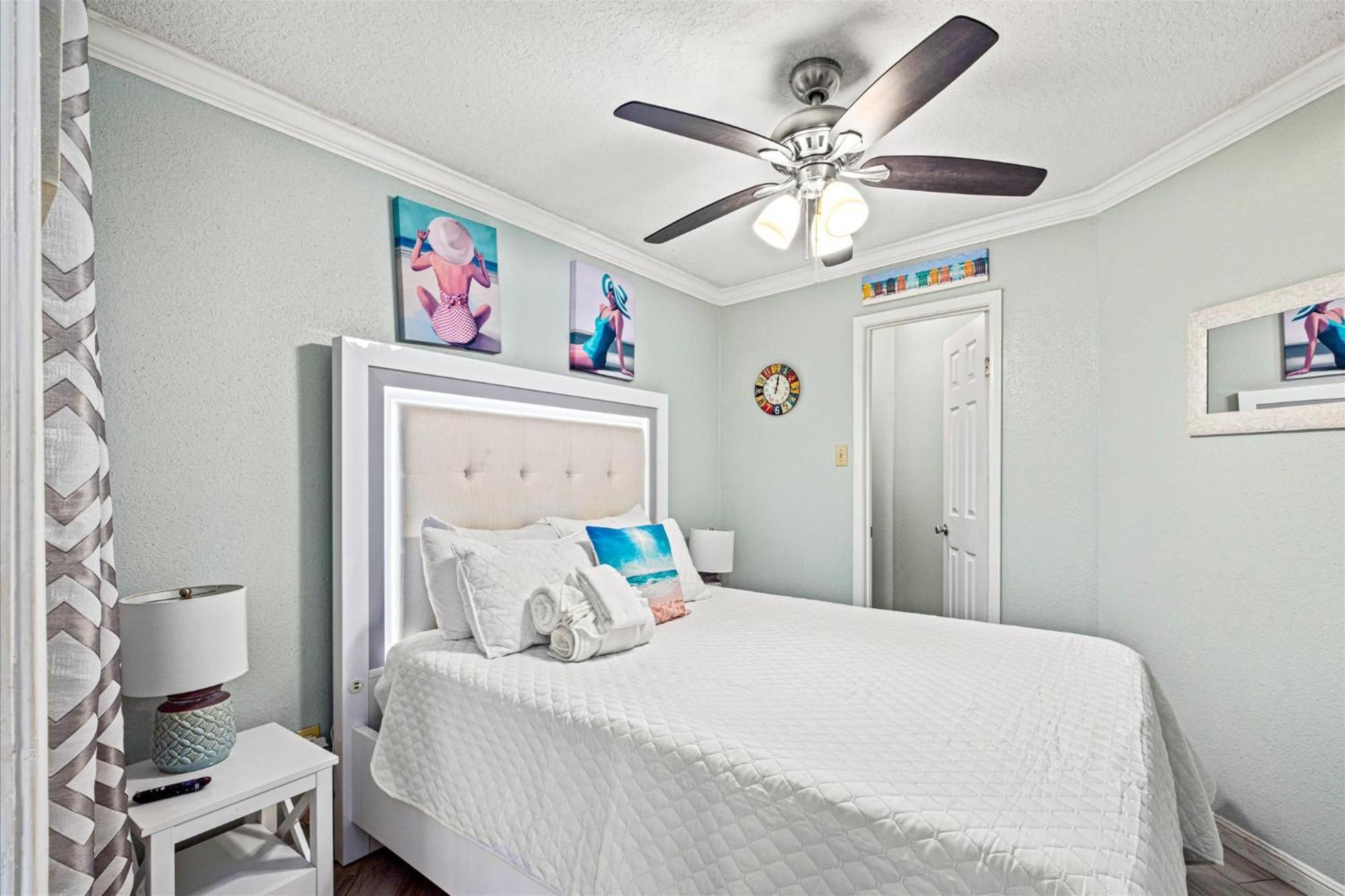Charming Waterfront Condo Galveston Exterior photo
