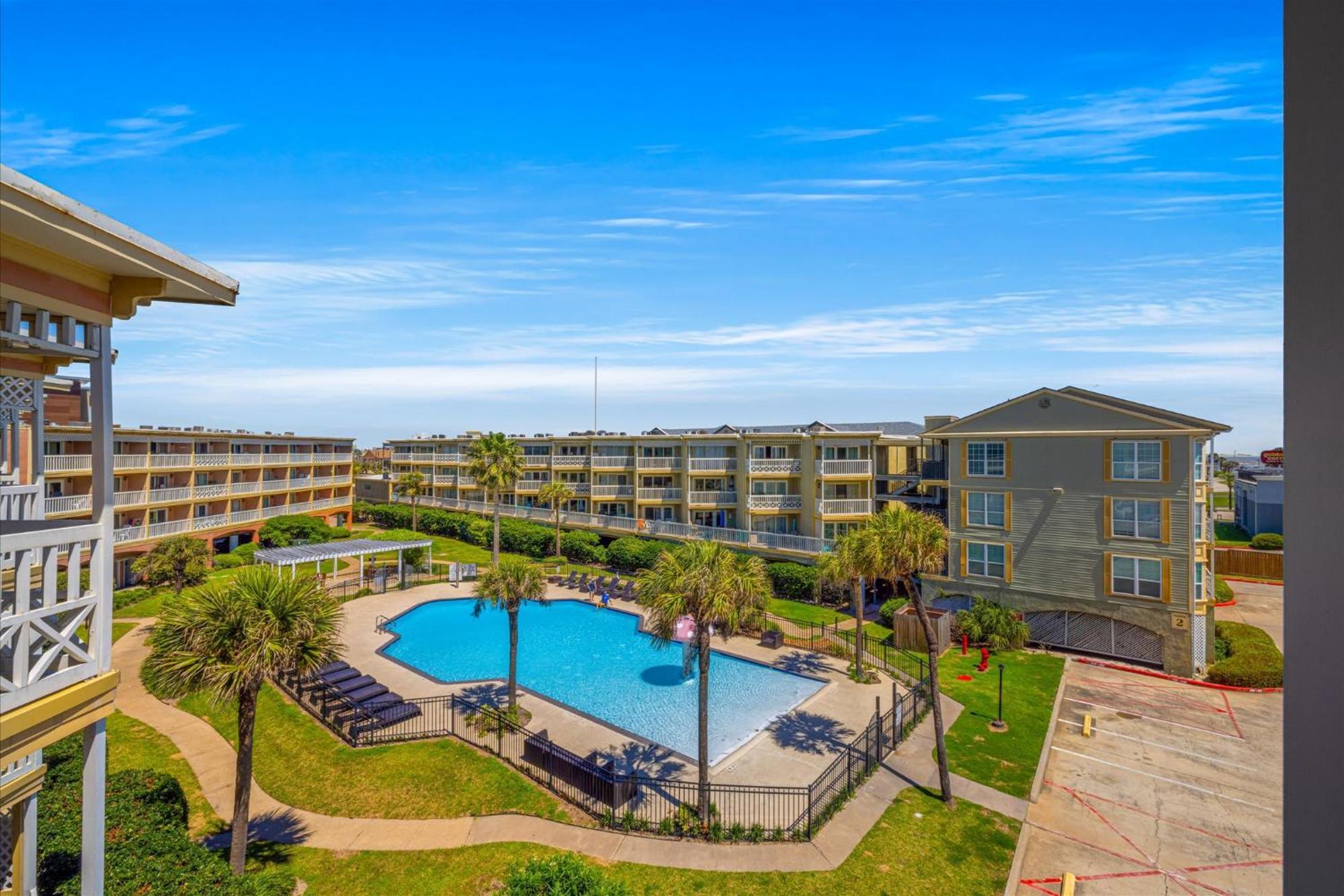 Charming Waterfront Condo Galveston Exterior photo